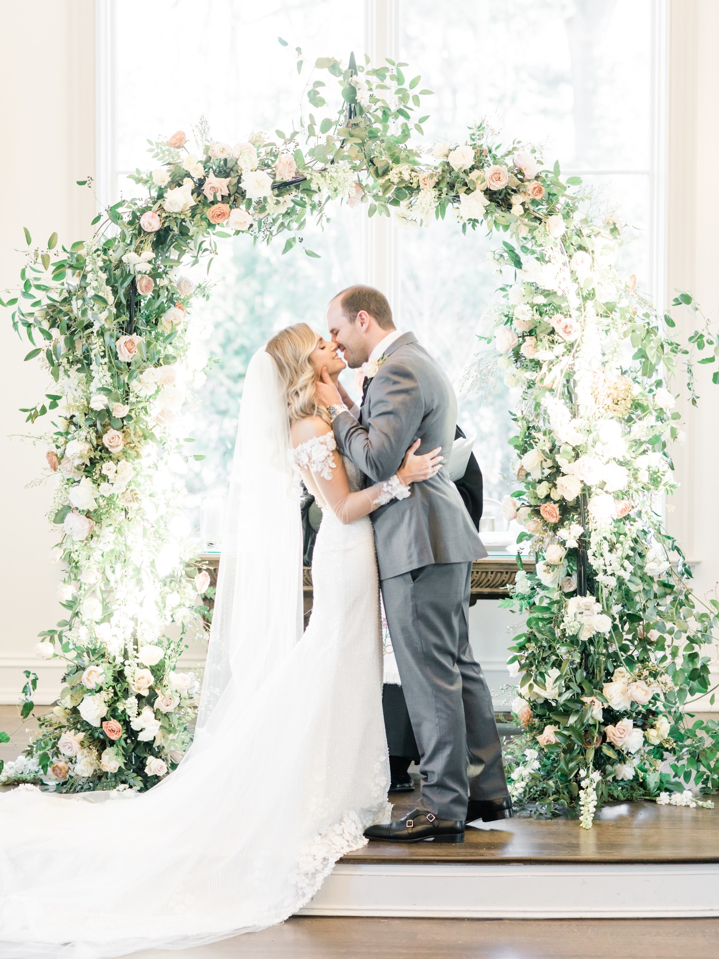 Lauren + Tyler \\ a romantic Park Chateau Winter Wedding \\ Park ...