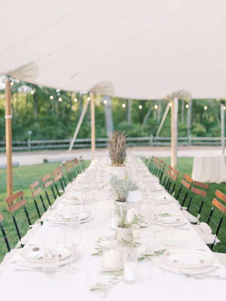 Samantha + Cody \\ An Effortlessly Chic Beach Plum Farm Wedding ...